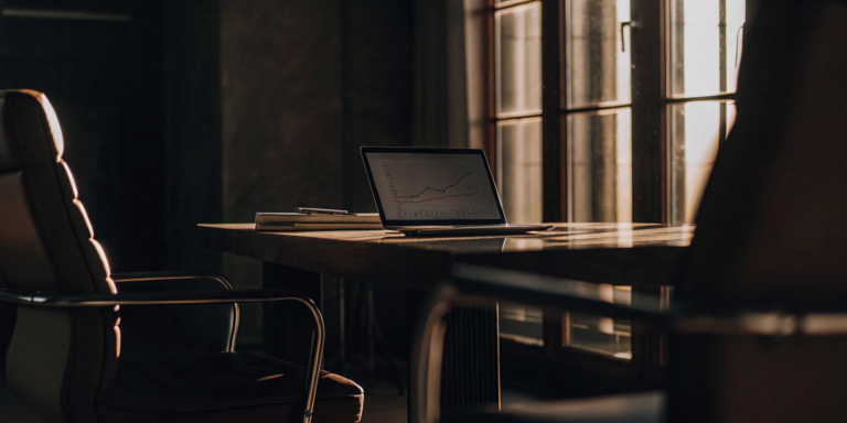 Merchant Business Advance: How It Works & What to Know 10 Merchant cash advance graph on laptop.
